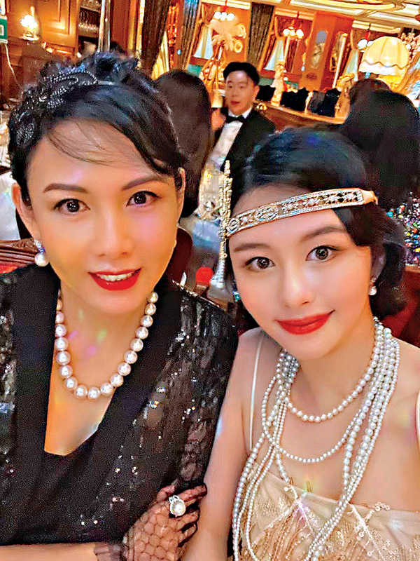 ●邱淑貞與女兒長得像姊妹。