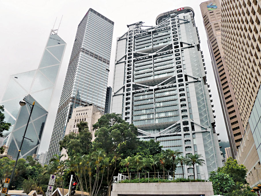 ●業界相信，本港銀行以按揭利率作直接競爭機會不大，但有機會調高按揭現金回贈，或降低現金回贈的貸款金額門檻。資料圖片