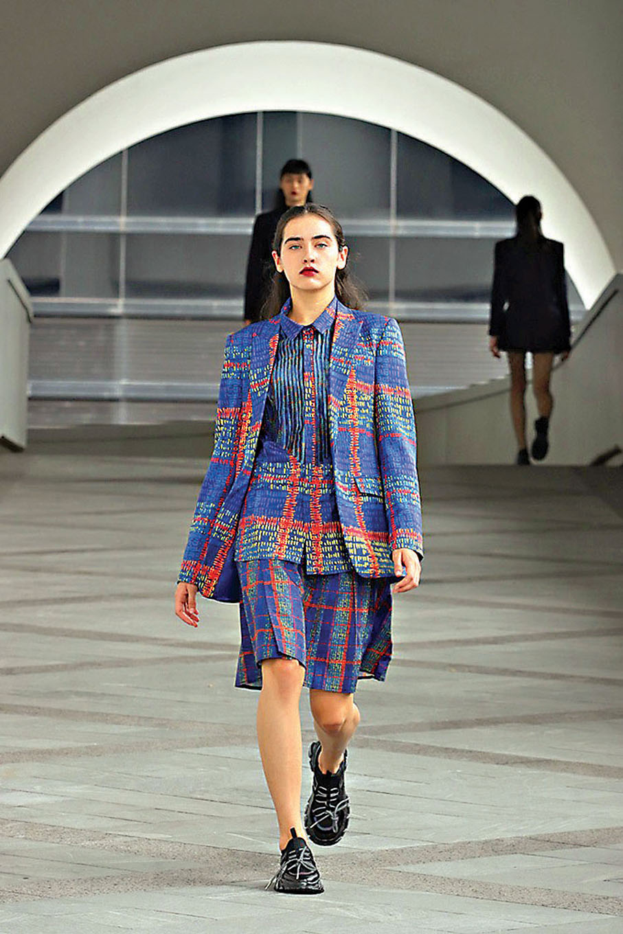 ● 「BOW TO NO ONE」時裝系列