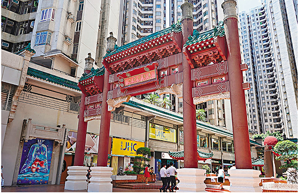 ●香港仔中心暑期推廣活動「海洋之約」其中帶來Omni Art的壁畫作品。