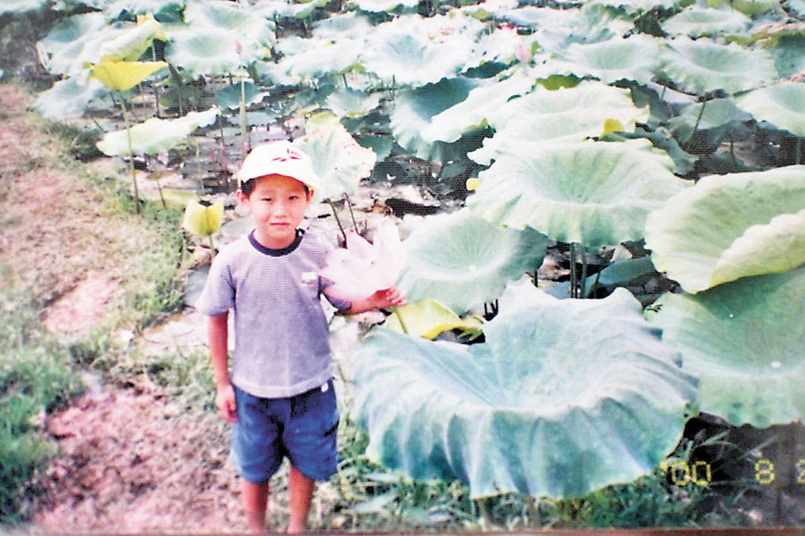 ● 李子俊小時候就對花花草草產生興趣。 受訪者供圖