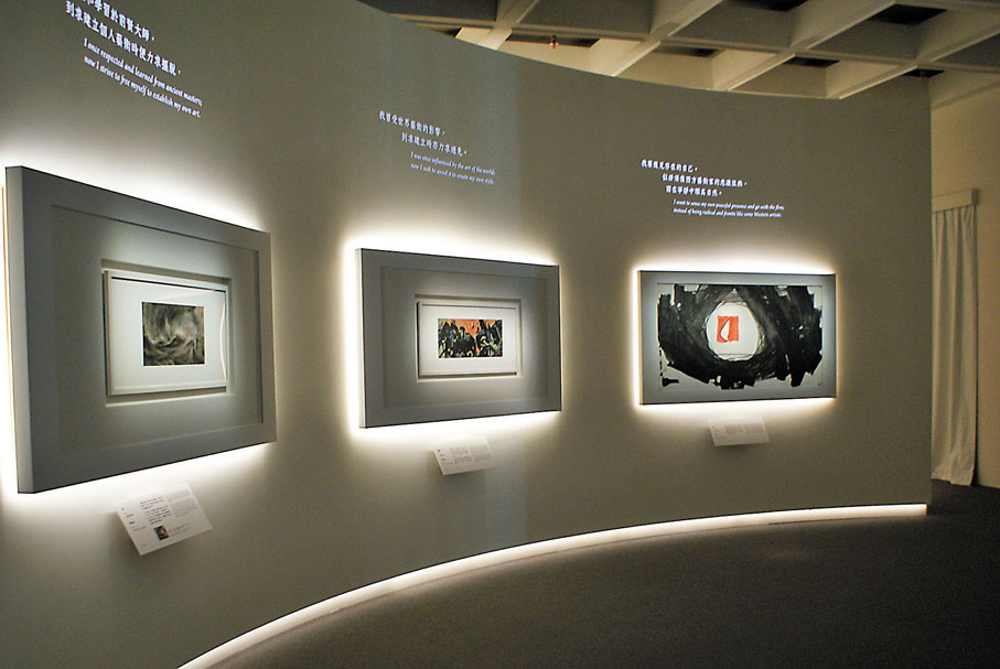 ●觀眾可在同一展區內欣賞呂氏不同時期的作品。