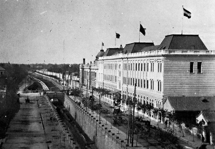 ●1905年修建於北京東交民巷（解放前使館區）核心區的六國飯店。作者供圖