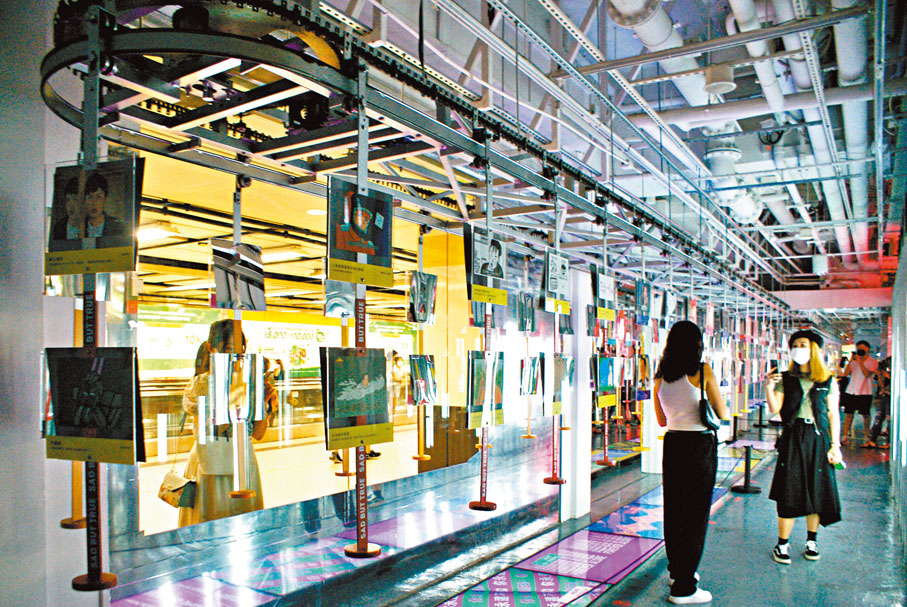 ●現場展出多幅經典迷因。