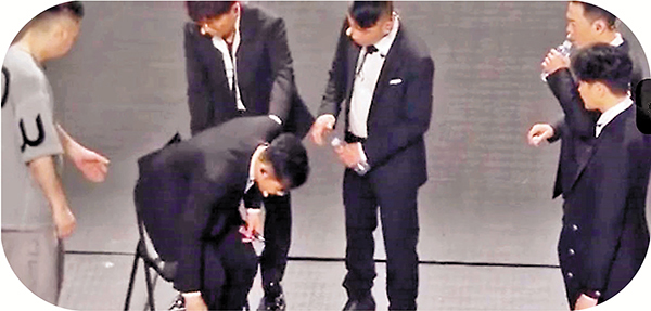 ● 林曉峰、陳小春等人即上前慰問梁漢文。