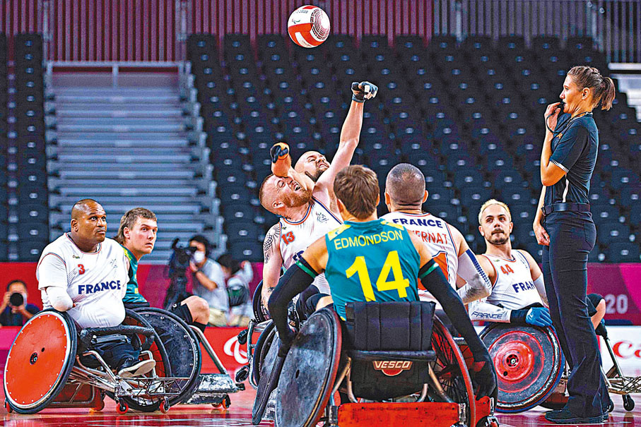 ●澳洲和法國隊之間的輪椅橄欖球比賽。 法新社