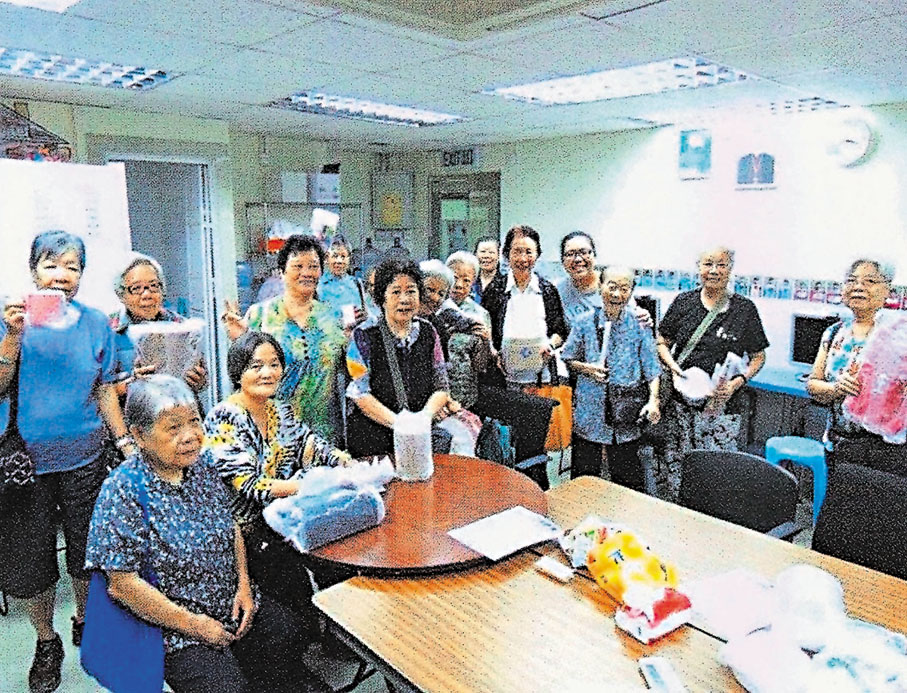 ●不少物件都由居於社區的老人提供。