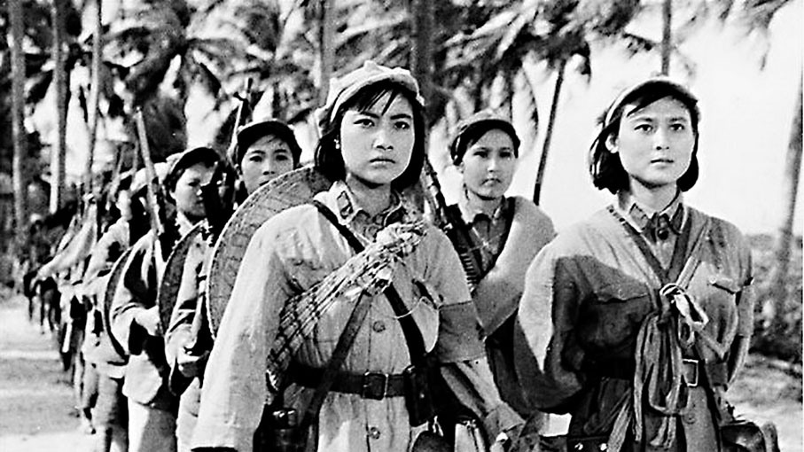 ●電影《紅色娘子軍》劇照。 網絡圖片