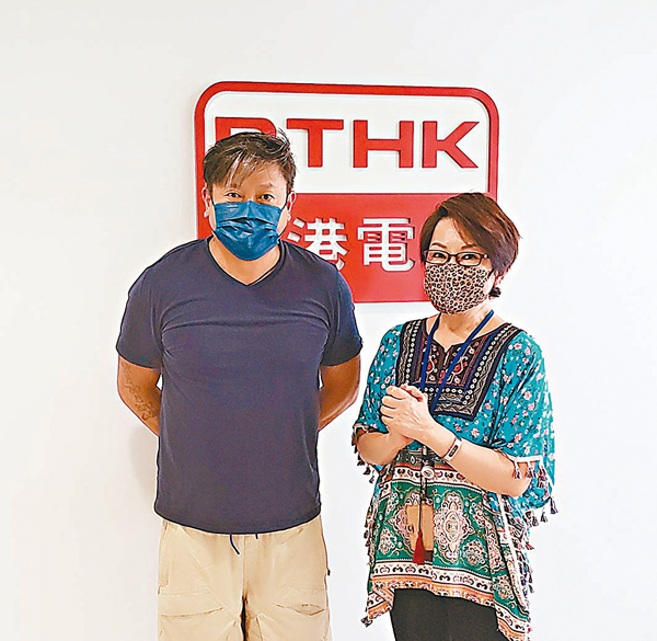 ●魏駿傑接受車淑梅訪問。