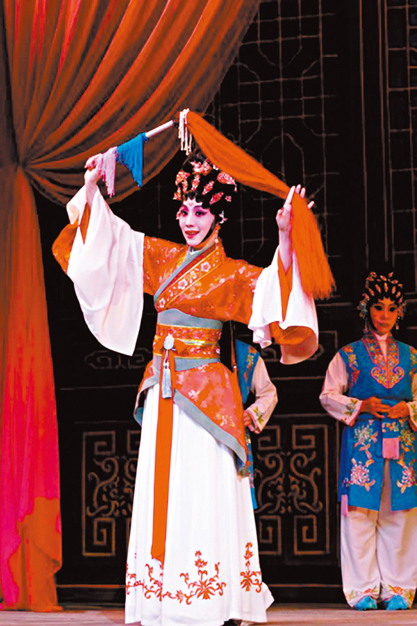 ●謝曉瑩演紅拂女。