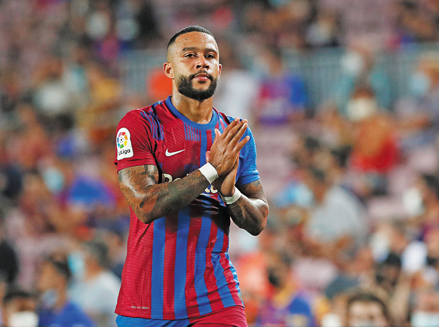 ●巴塞首度由迪比掛帥鋒線出戰歐聯。  路透社