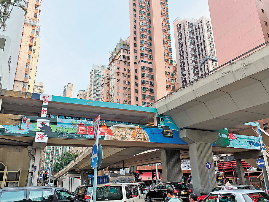 ●《隨區覓跡：今昔物語》由動物拼貼圖與地道元素拼湊而成。