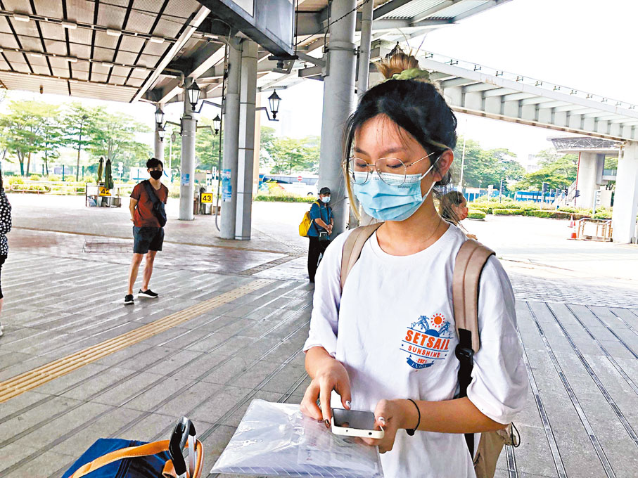 ●汪小姐很遲才獲批學生簽註，正好受惠於「來港易」政策。 香港文匯報記者  攝