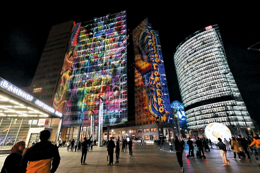 ●柏林波茨坦廣場燈火通明