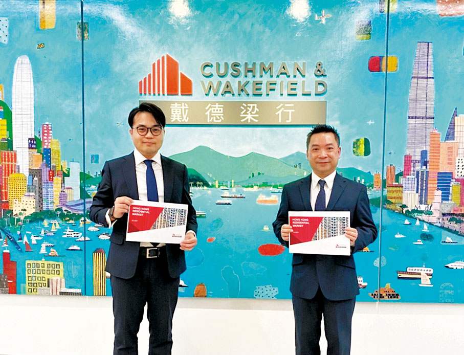 ●戴德梁行董事、香港研究部主管陳健珩(左),戴德梁行香港估價及顧問服務部董事黎劍明。