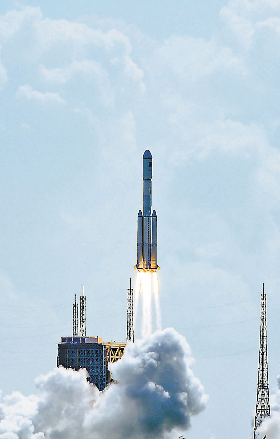 ● 9月20日下午，天舟三號貨運飛船發射任務取得圓滿成功。  新華社