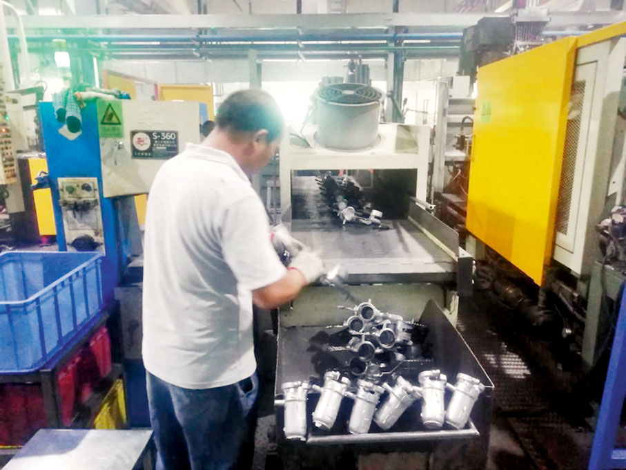 蔡子芳指，在人員沒有增長的情況下，新廠效率提高近一倍，料今年產值較去年增近一倍。