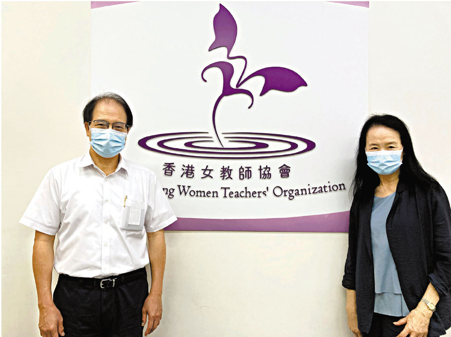 ●張民炳（左）及周蘿茜（右）認為，教育局應檢視教學語言政策，從而優化英語學習環境。 香港文匯報記者  攝