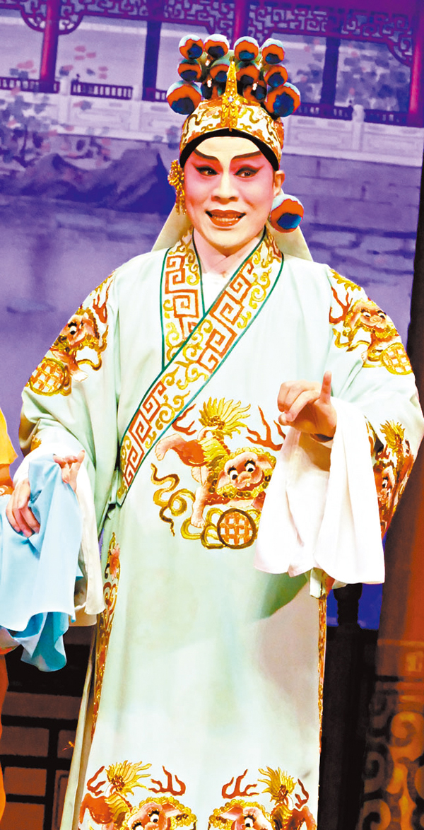 ●藍天佑與任淑華及新秀溫子雄、兩位小朋友合演《文姬歸漢》。