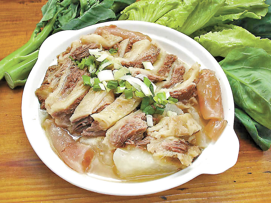 招牌「生龍清湯腩」 人民幣158元。香港文匯報記者姚進 攝