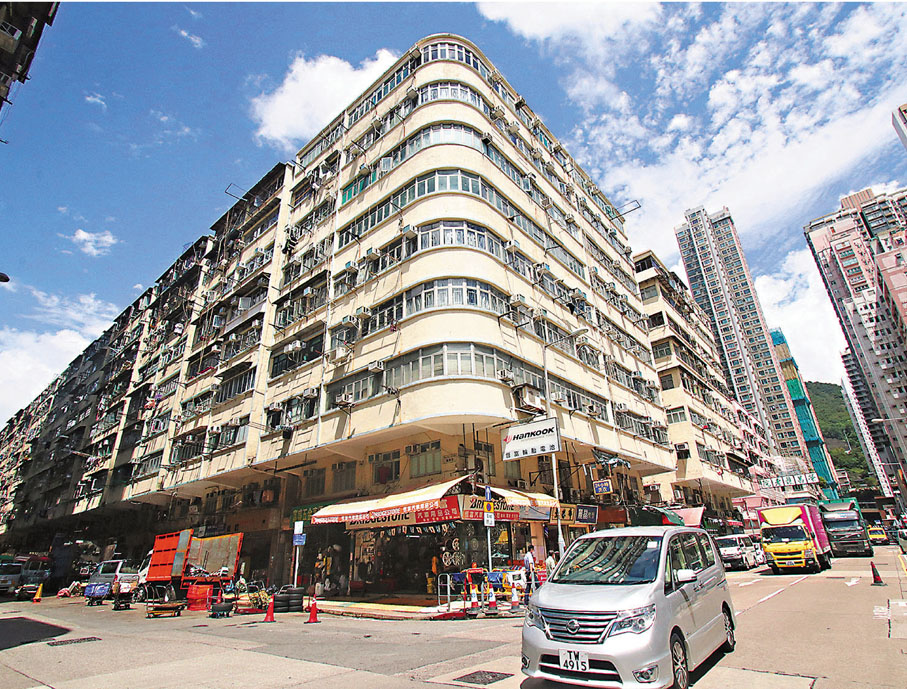 ● 韋志成指出，兼善里建築群已接近現行法規所准許的發展密度，若沿用「項目主導」模式，支出會非常龐大，重建誘因十分低。圖為深水埗「兼善里/福華街」重建項目位置。 資料圖片