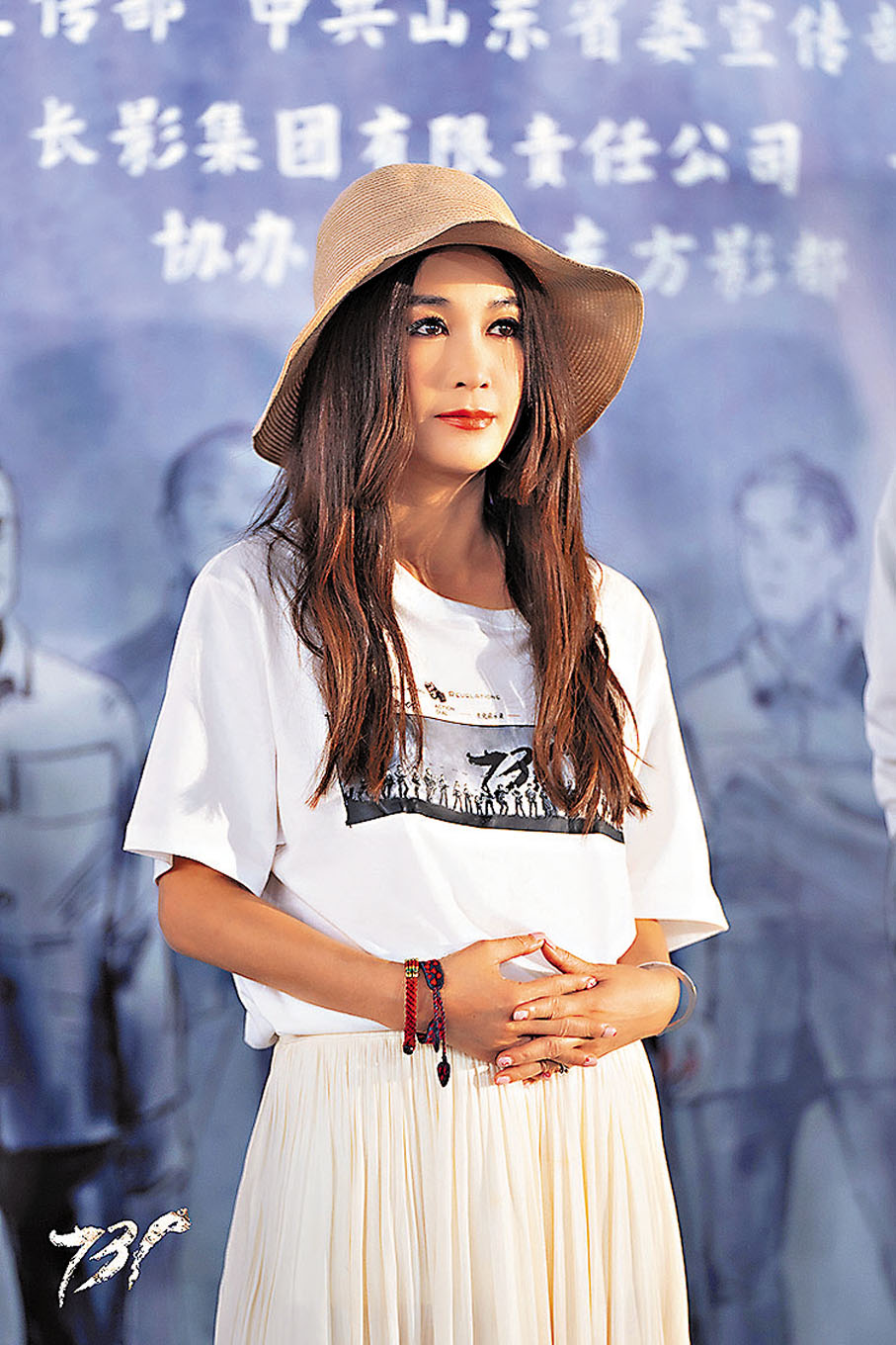 ● 溫碧霞一直都希望能拍戰爭片，終如願以償。