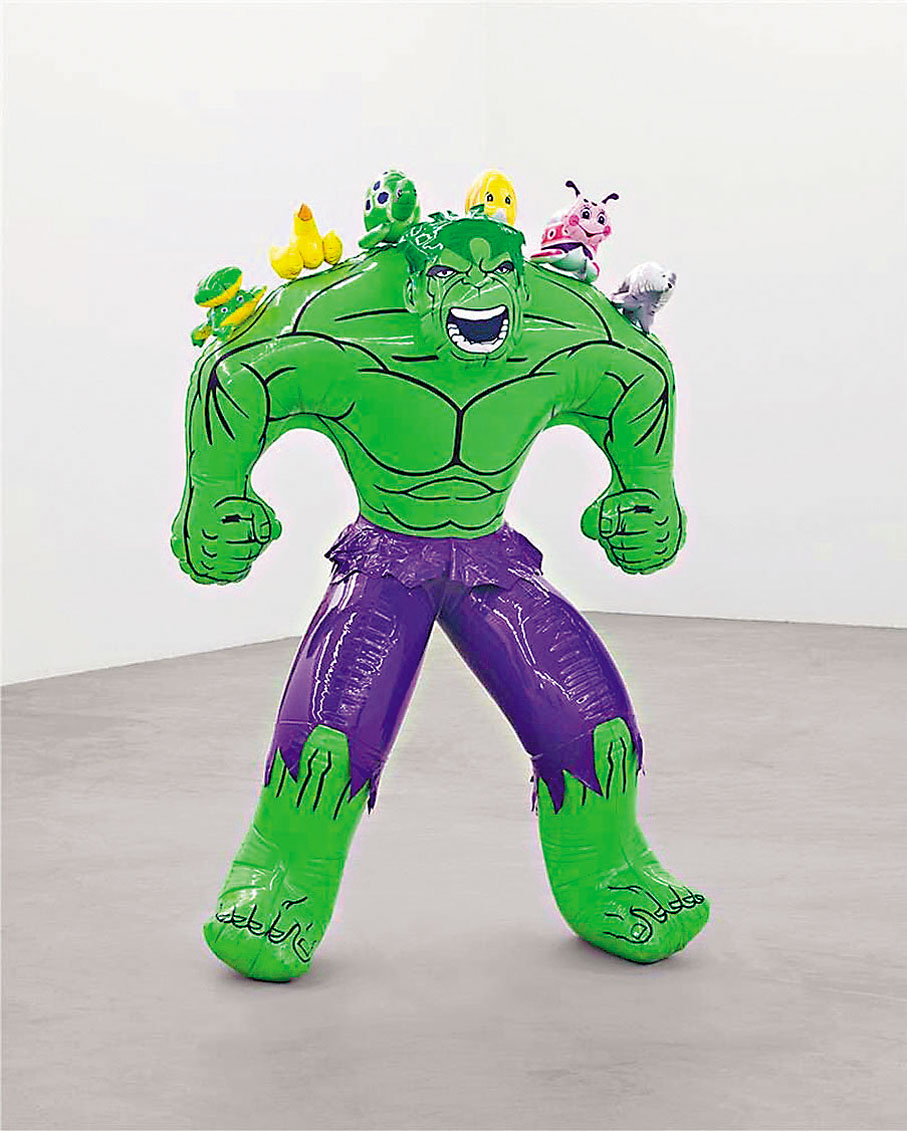 ●昆斯將超級英雄浩克（Hulk）與格格不入的事物放置在一起。