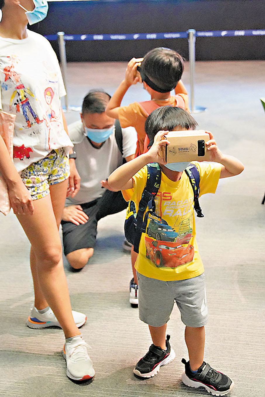 ●觀眾透過VR觀景盒便能觀看展覽表演。