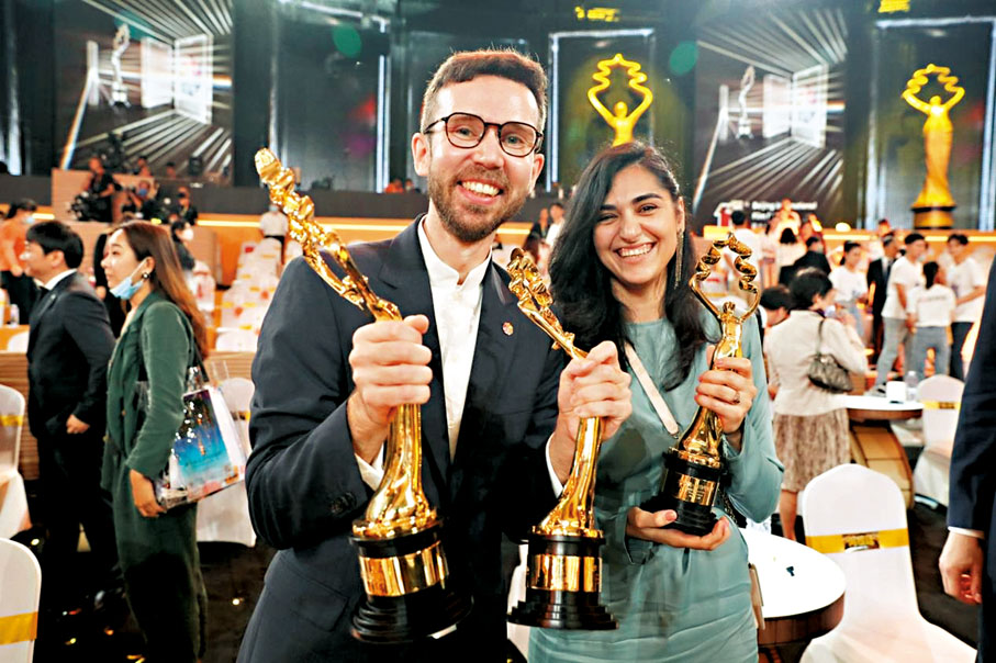 ● 芬蘭及俄羅斯駐華大使館分別派員領獎。