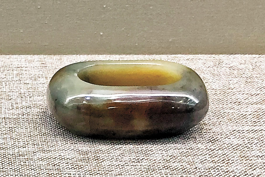 ●清代 青玉筆洗