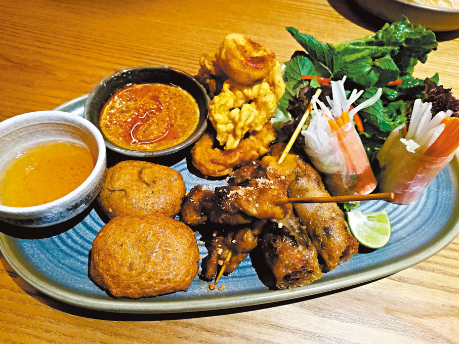 ●黃金蝦餅及大蝦米紙卷