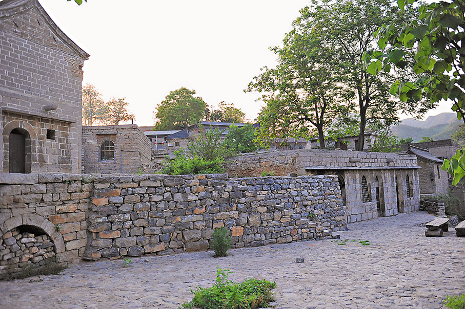 ● 石家莊市井陘縣呂家石頭村。