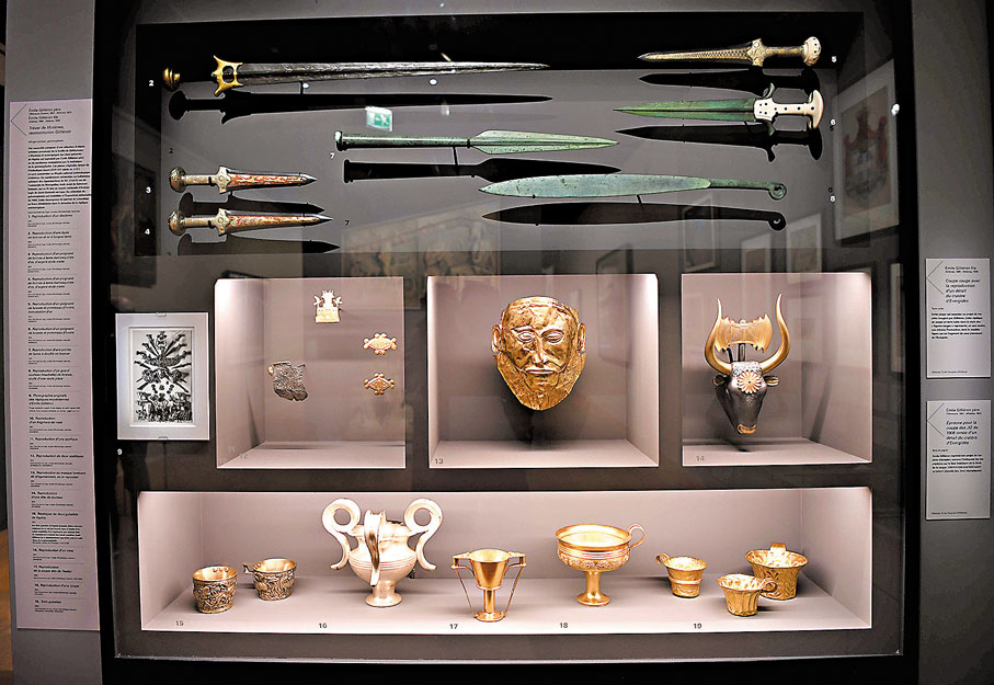 ●除雕塑外，展覽亦包含其他多種藏品。