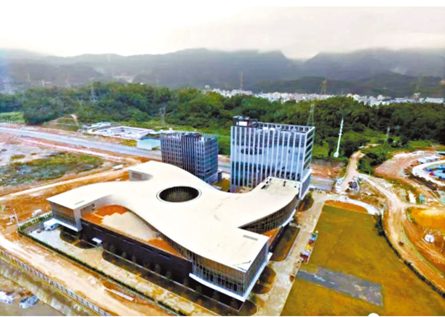 ●建設中的阿波羅未來產業城鄰近深港東部快軌。網上圖片