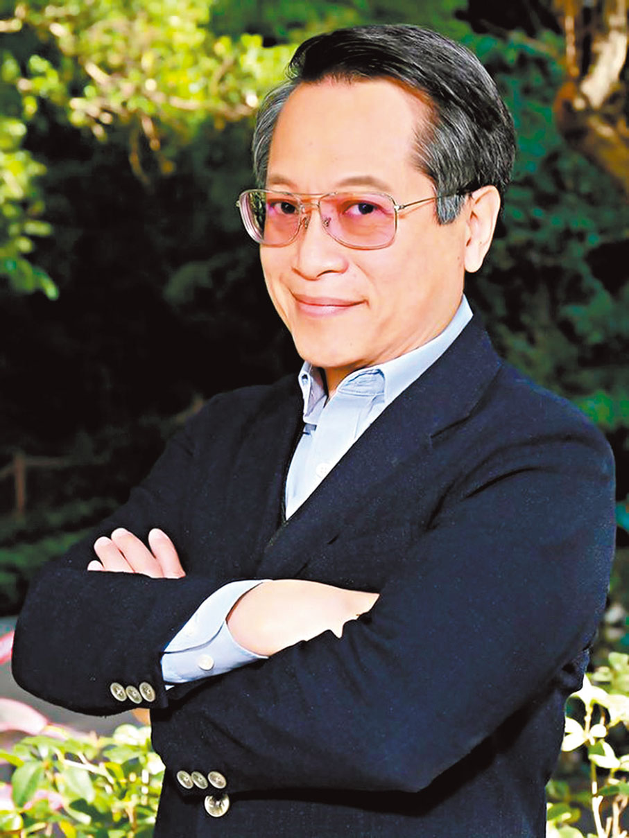 ●香港大學建築學院副教授  李浩然：「外國人十分懂得欣賞香港唐樓的特色並願意花錢去保育，卻少有土生土長的香港人願意保育香港的唐樓，這也是本港建築保育的諷刺之處。」