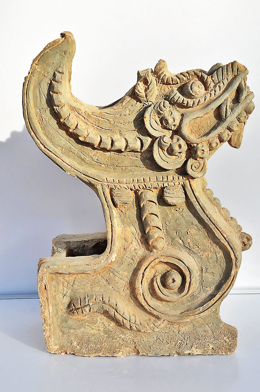 ●遺址出土建築構件。