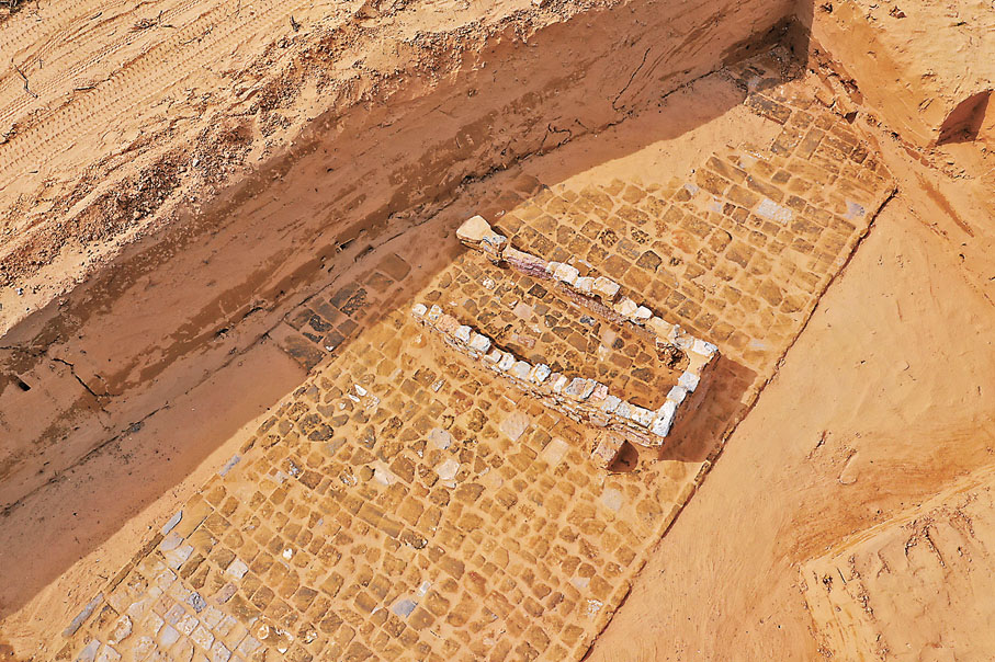 ●顯應宮周邊道路及小型墓葬。