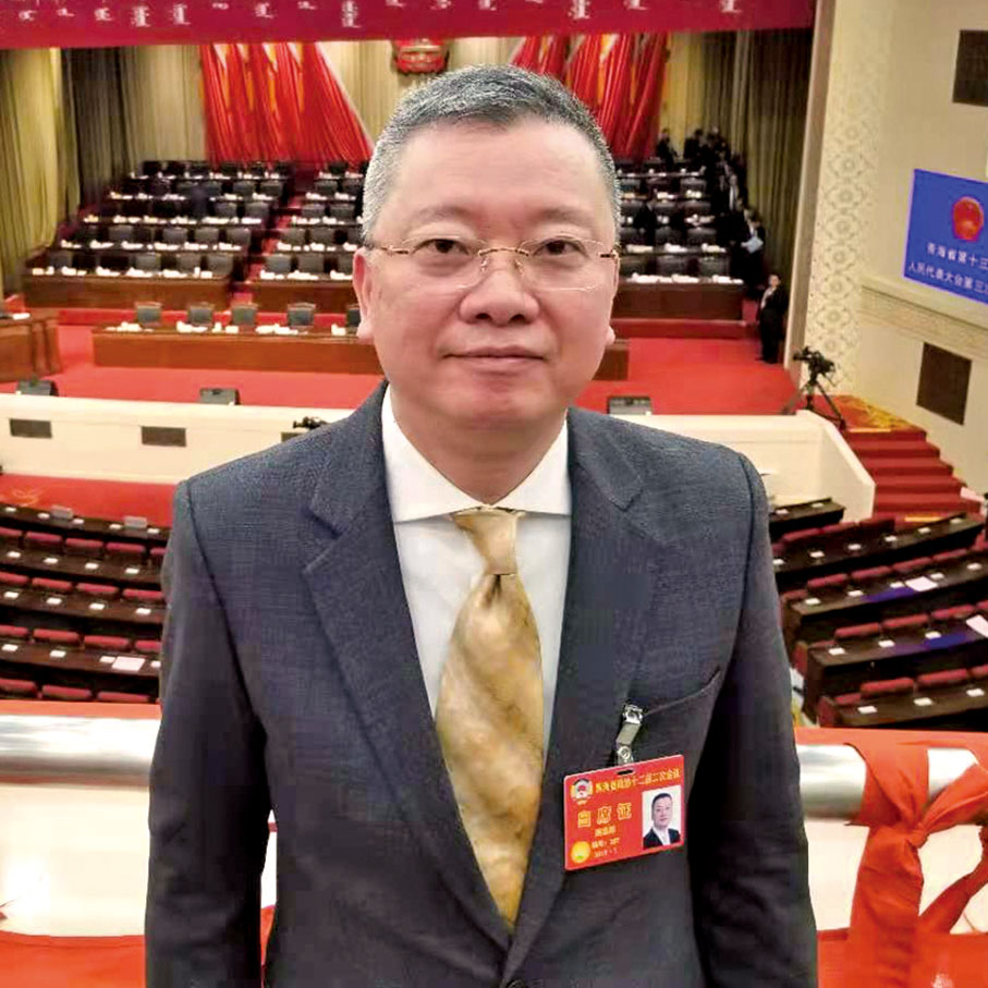 ● 青海省政協委員、永東直巴管理有限公司總經理連忠輝