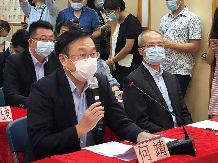 緊接中央「十四五」規劃宣講團八月下旬來港展開系列主題活動，中聯辦副主任何靖、新界工作部部長李薊貽和新界工作部副部長胡啟明率先出席全港首個業界「把握國家﹃十四五﹄機遇 促進漁業可持續發展」座談會。座談會上，業界代表及特區政府官員透過視訊方式與國家農業農村部、廣東省農業農村廳官員進行深入交流。