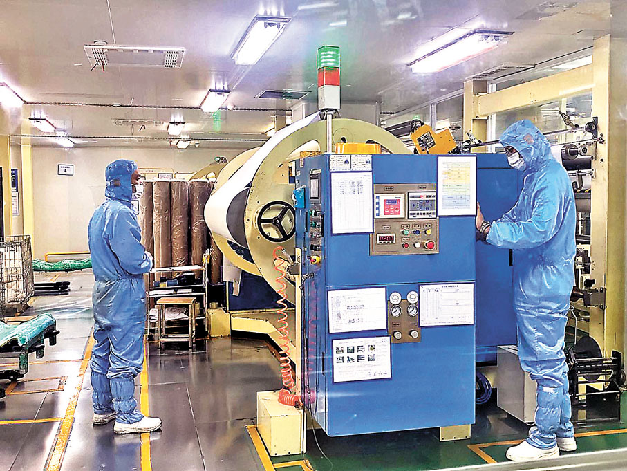 ●通利光電科技有限公司車間。  香港文匯報記者陳旻 攝