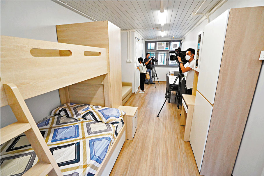 ● 傳媒昨日參觀「博愛江夏圍村」示範單位。香港文匯報記者  攝