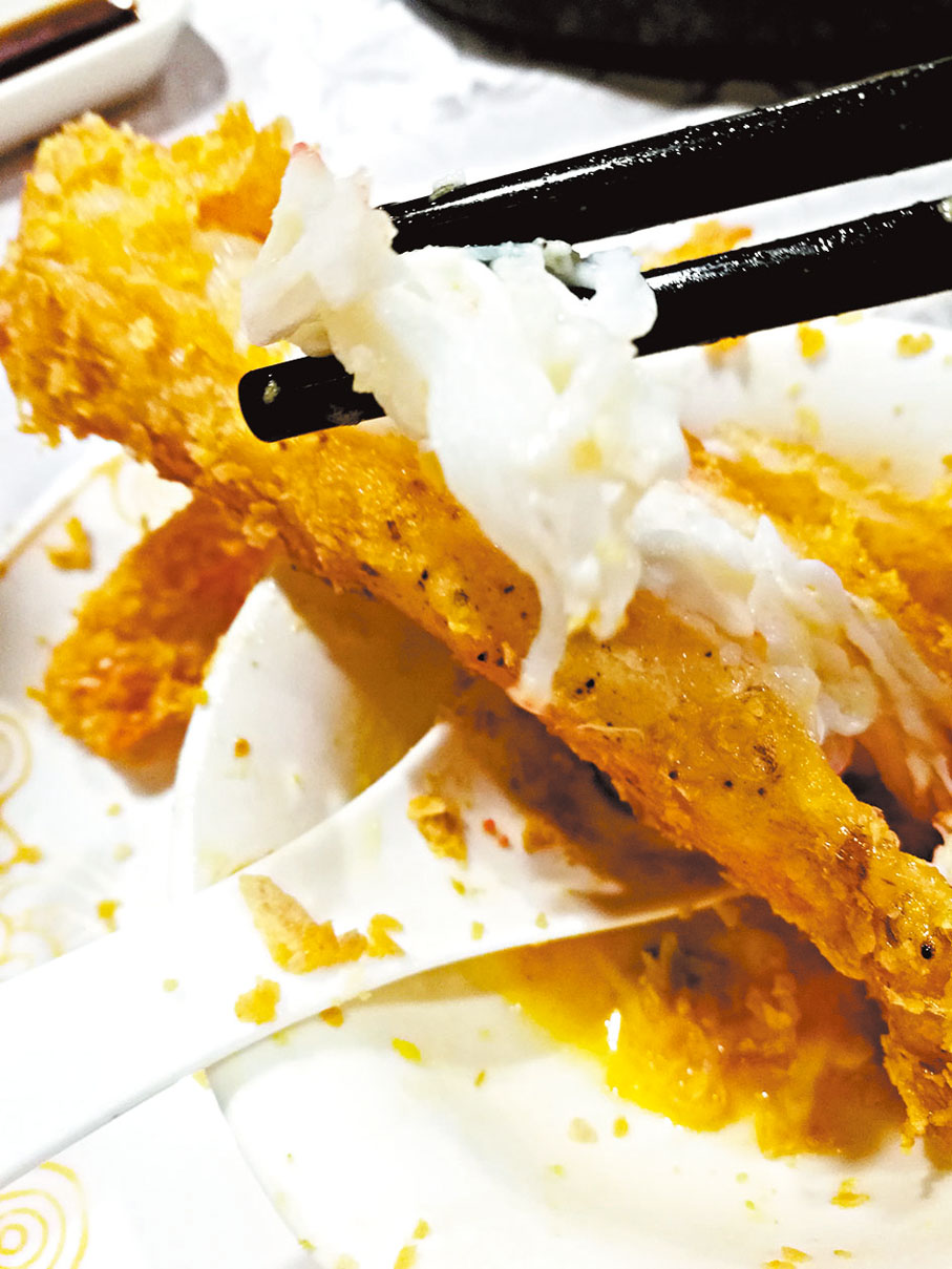 星洲麥皮蟹腳肉質鮮甜。