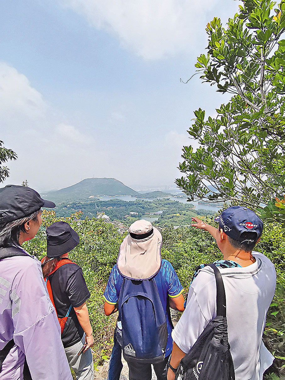 ●遠眺三洲田水庫。 作者供圖