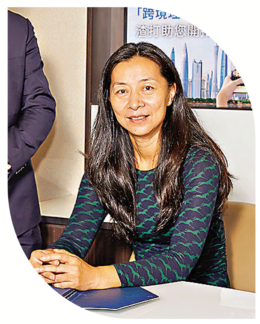 渣打客戶曹女士稱,期望透過投資理財通,把握內地市場高速增長所帶來的機遇。