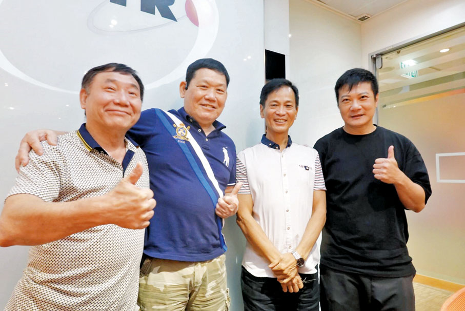 ●左起：元武、火星、梁小熊及錢嘉樂接受本報記者訪問，大談做武師背後的點滴。