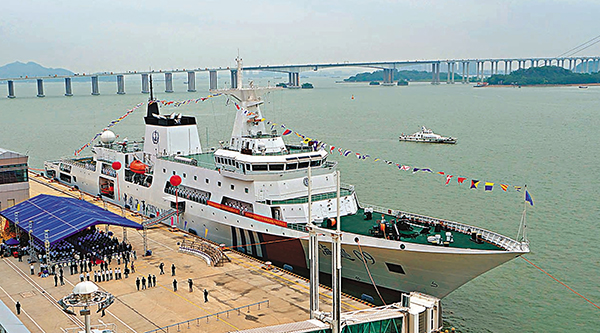 ●中國首艘萬噸級海事巡邏船「海巡09」輪在廣州南沙列編。 受訪者供圖