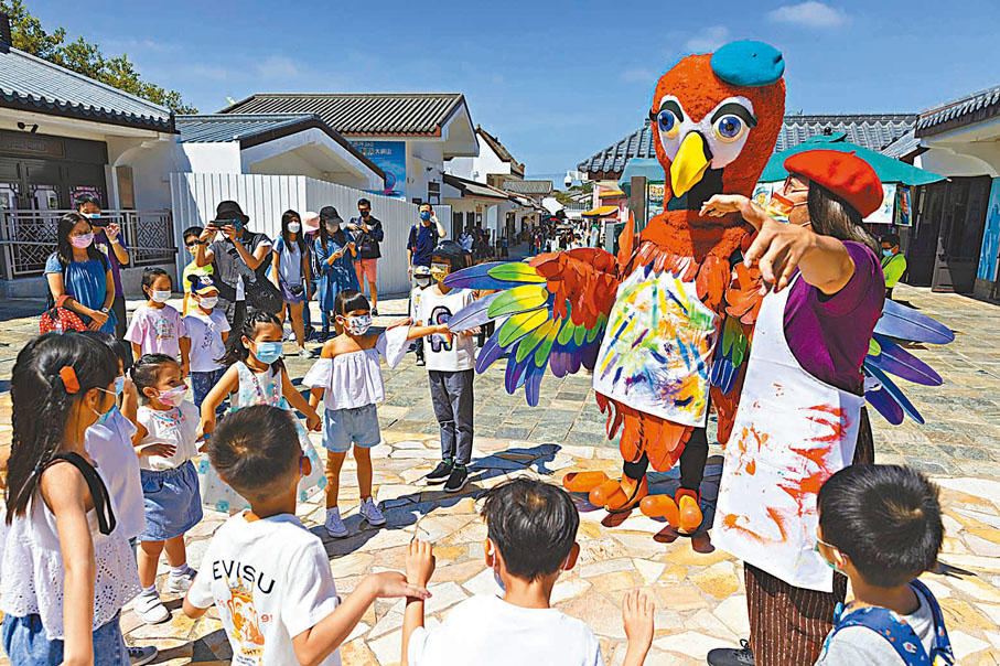 ●巨型木偶巡遊劇場