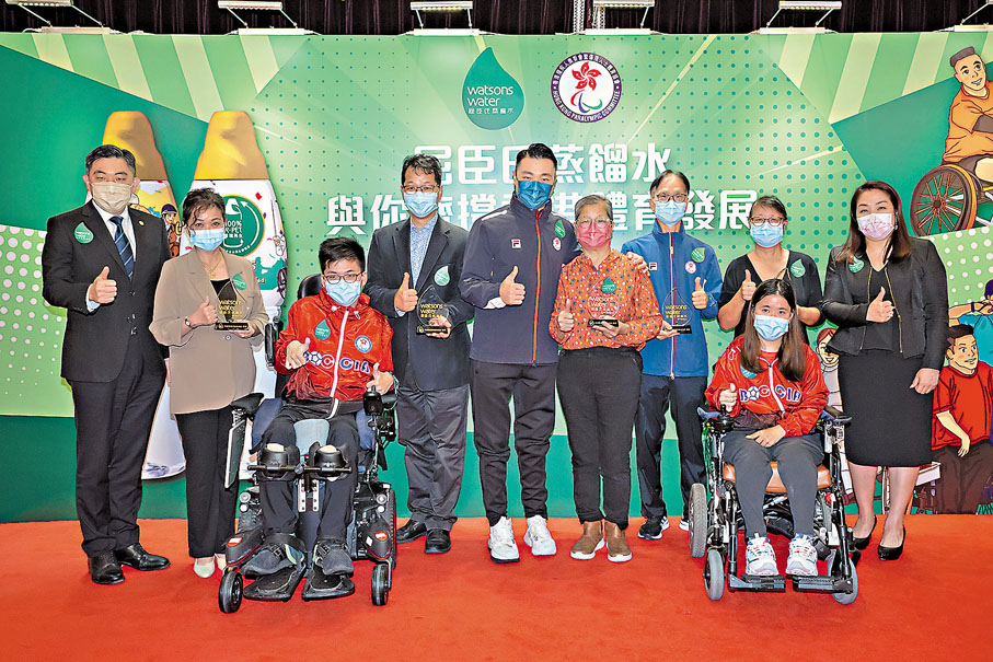 ●多名殘疾運動員的家人獲頒發「運動員的最強後盾」獎。