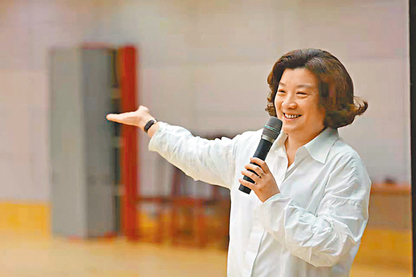 ●原創話劇《林則徐》導演、廣州話劇藝術中心董事長導演王筱頔