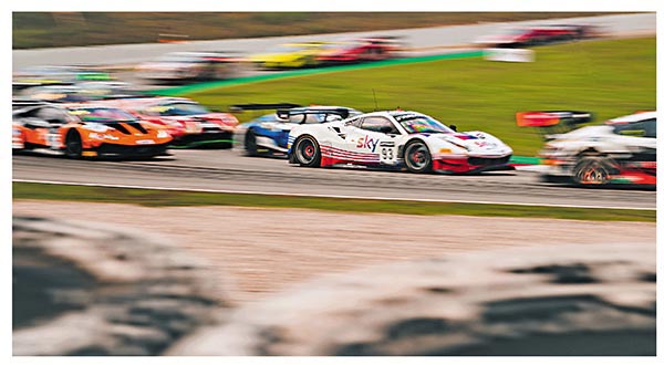 ●Sky Tempesta Racing的93號戰車在最後一站穩中求勝。